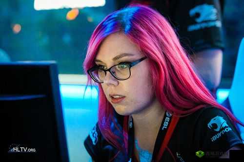 俄罗斯女CSGO：电竞战场上的巾帼风采
