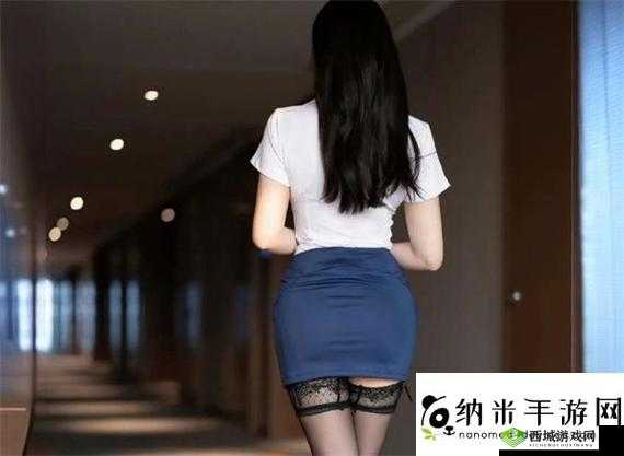 公司老板要求真空上班：员工震惊