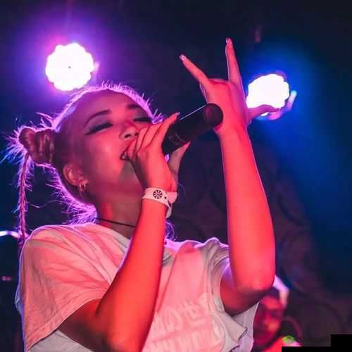 日本 raPPer 一姐:引领潮流的音乐女王
